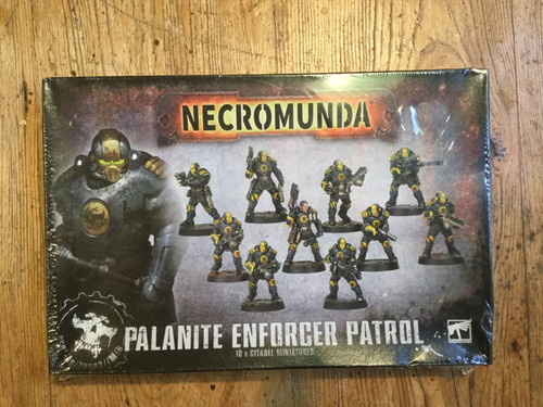 Necromunda palatine enforcer - palatine,